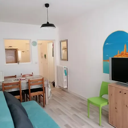 2 Pieces Idealement Situe Centre Menton De Samedi A Samedi Appartamento *